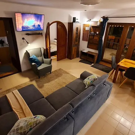 بيت للعطل Egig Ero Fa Vendeghaz *