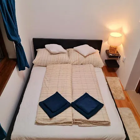 Egig Ero Fa Vendeghaz