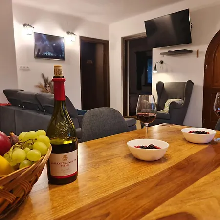 Egig Ero Fa Vendeghaz * Nograd