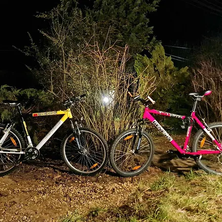 Egig Ero Fa Vendeghaz بيت للعطل *