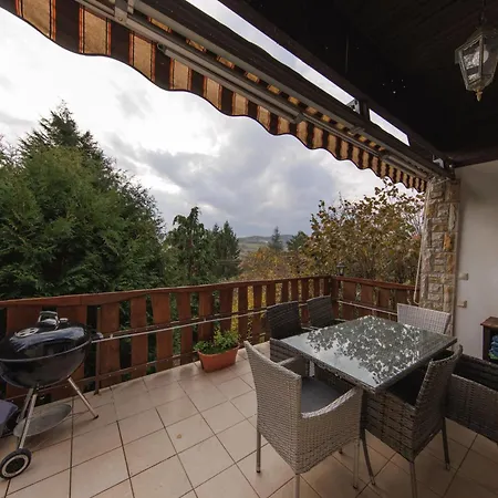 Сasa de vacaciones égig érő Fa Nograd