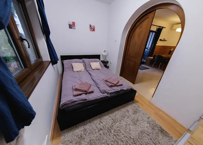 Casa vacanze égig érő Fa Nograd